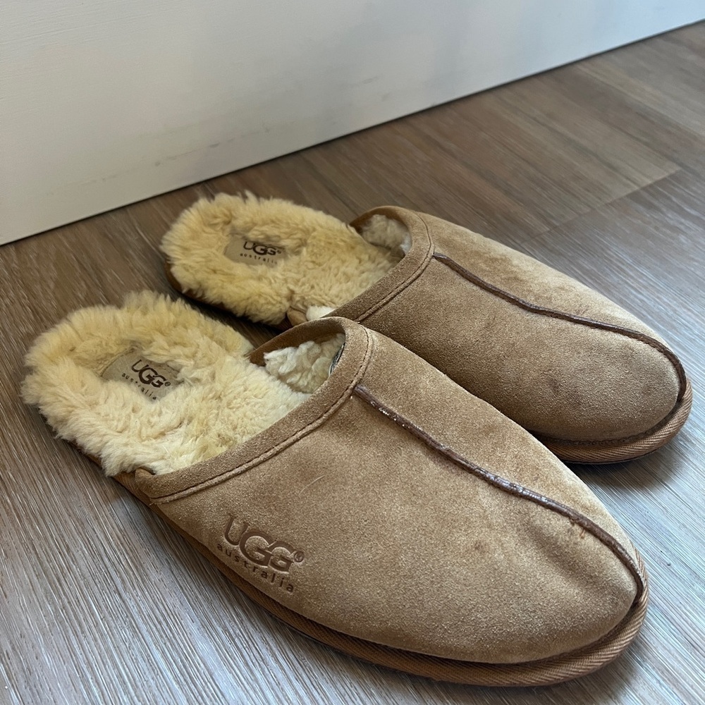 UGG Australia Men’s Scuff Slippers Chestnut Suede Sheepskin Size 11 tan